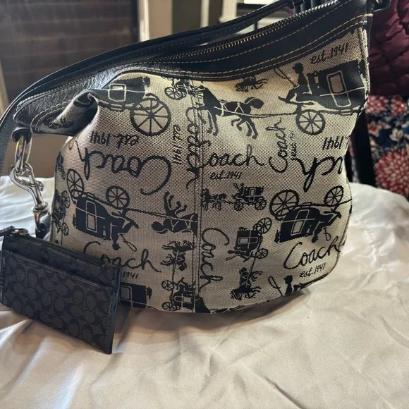 Coach Black and Cream Signature Shoulder Bag - Picture 2 of 5